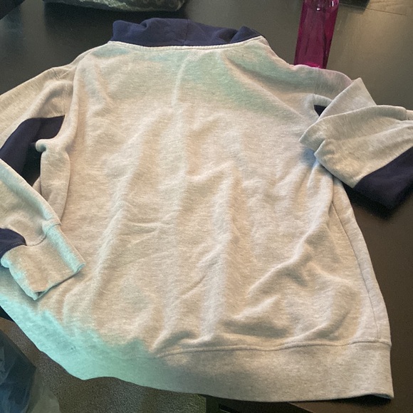 NHL Size Medium Toronto Maple Leaf Hoodie - Picture 7 of 7